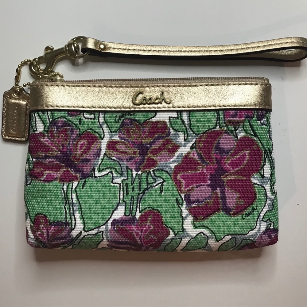 Brand New Coach Wristlet 🌸